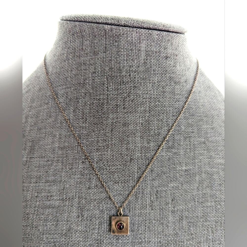 Artisan Hengen Handmade Sterling Silver Garnet January Square Pendant Necklace